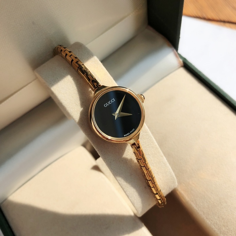 Часы Gucci