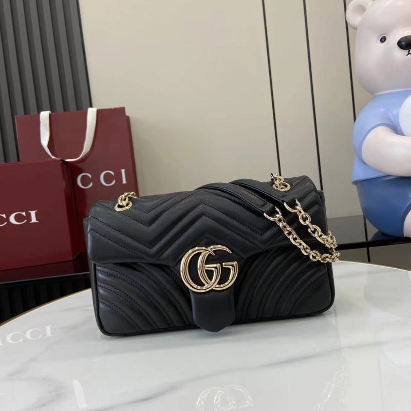 Черная кожаная сумка Gucci с цепочкой