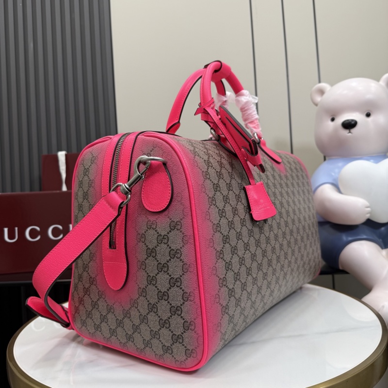 Портфель Gucci с монограммой и розовой отделкой