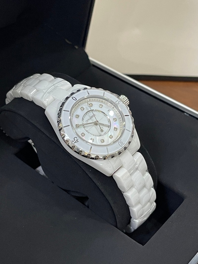 Часы Chanel