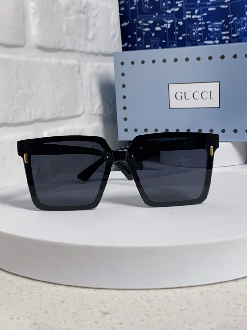 Солнечные очки Gucci черные квадратные