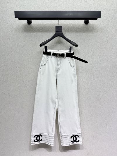 Белые джинсы с логотипом Chanel