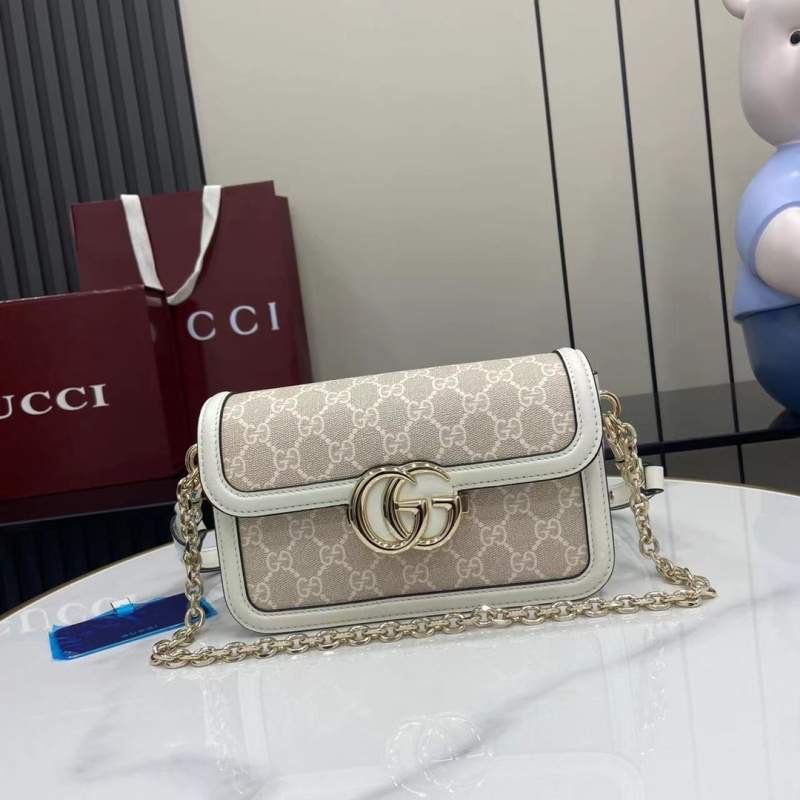Сумка Gucci GG Supreme с цепочкой