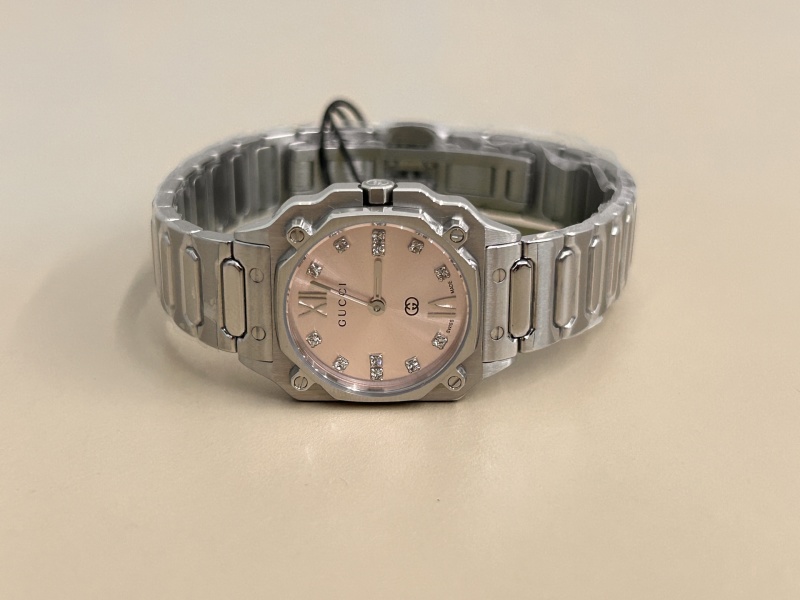 Часы Gucci