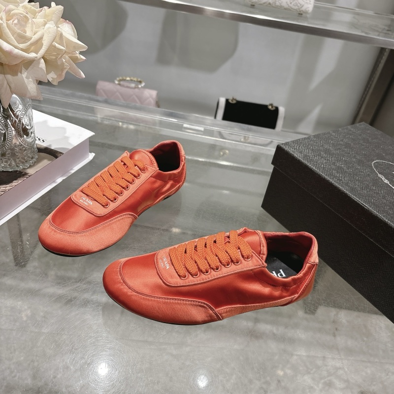 Женские кроссовки Prada оранжевые