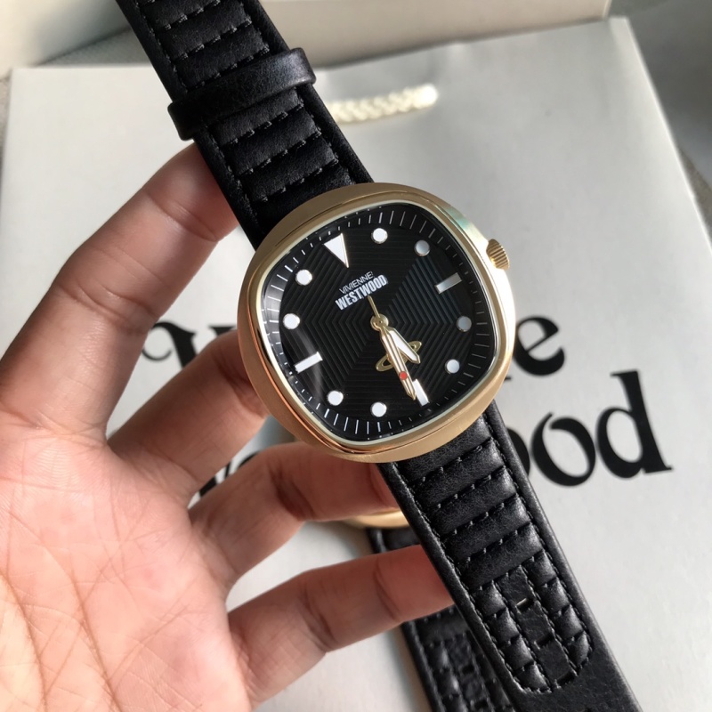 Часы Vivienne Westwood