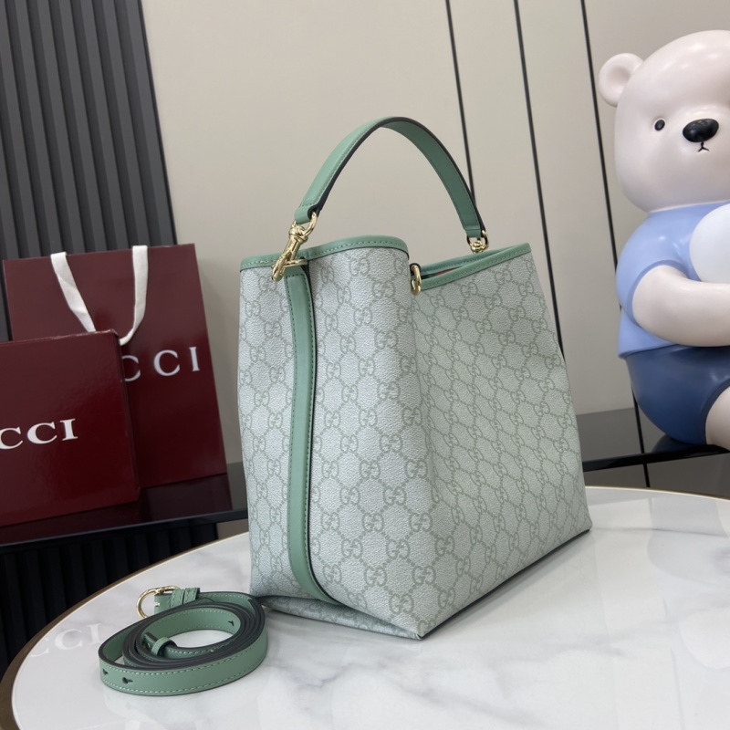 Сумка Gucci с монограммой и ремешком