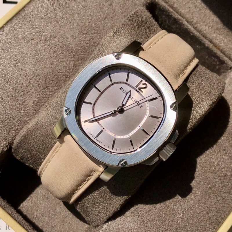Часы Burberry