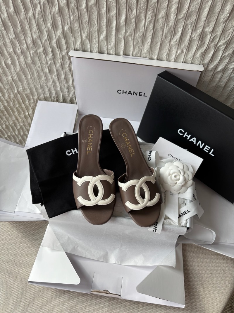 Мюли женские с логотипом на тонком каблуке Chanel