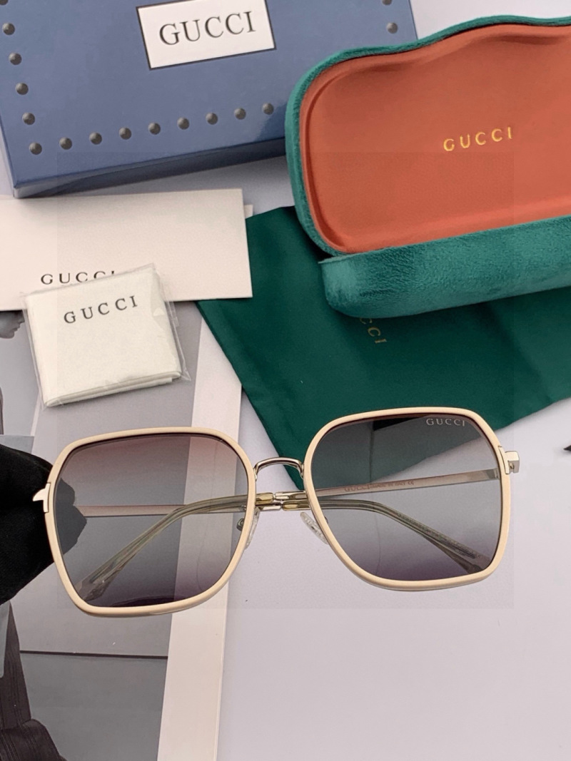 Солнечные очки Gucci G3115