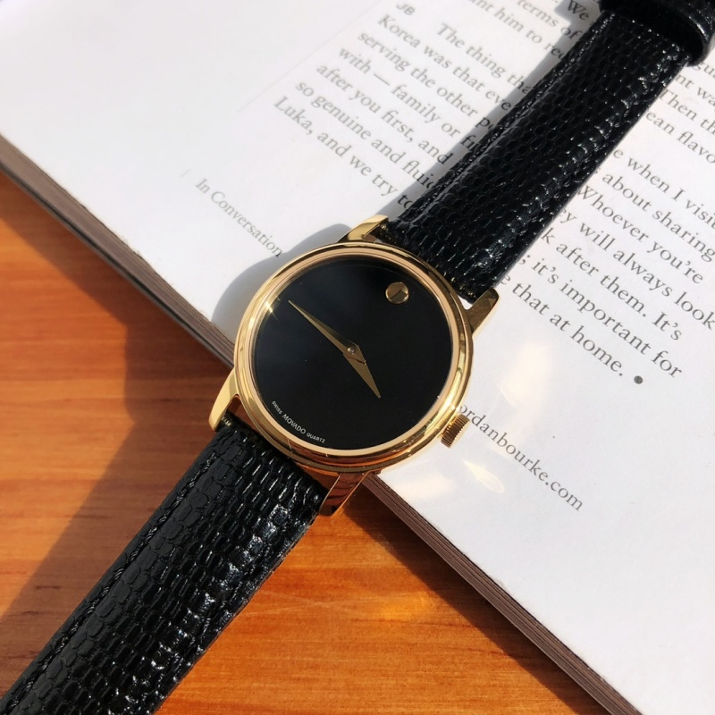 Часы Movado
