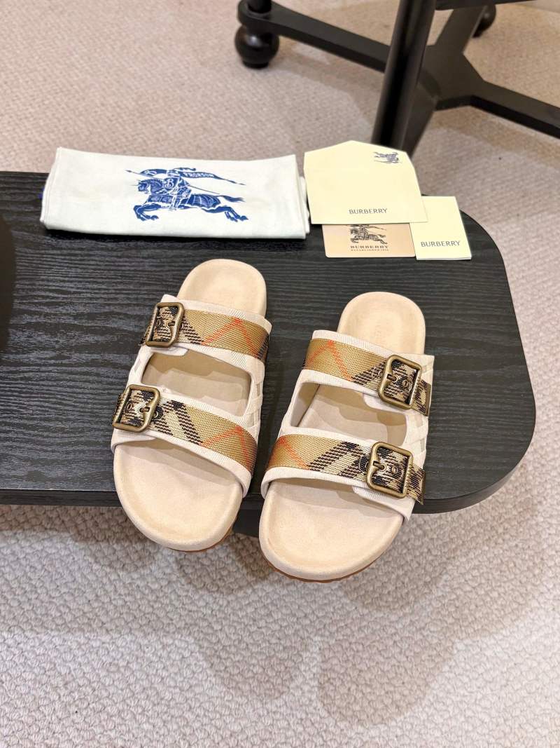 Белые шлёпанцы с классическим узором Burberry