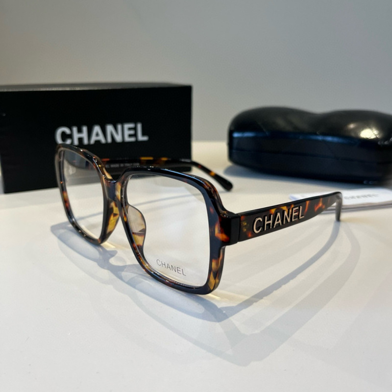 Солнцезащитные очки Chanel крупная оправа черепаховый принт