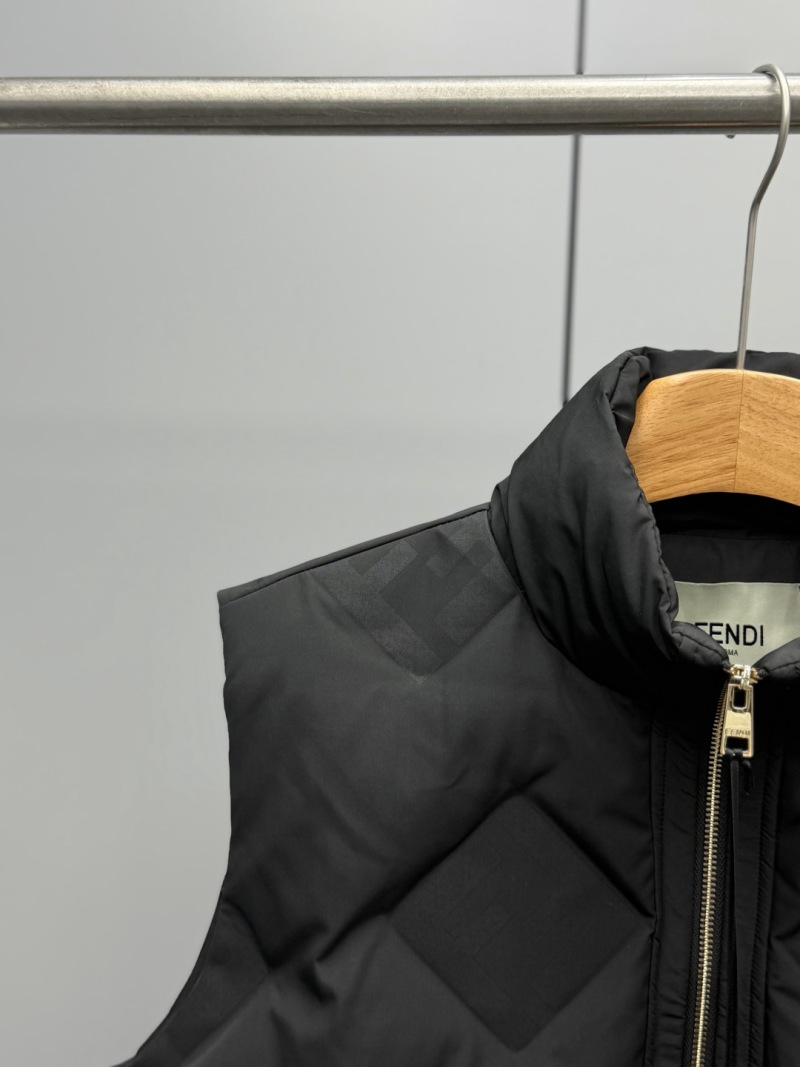 Жилет Fendi