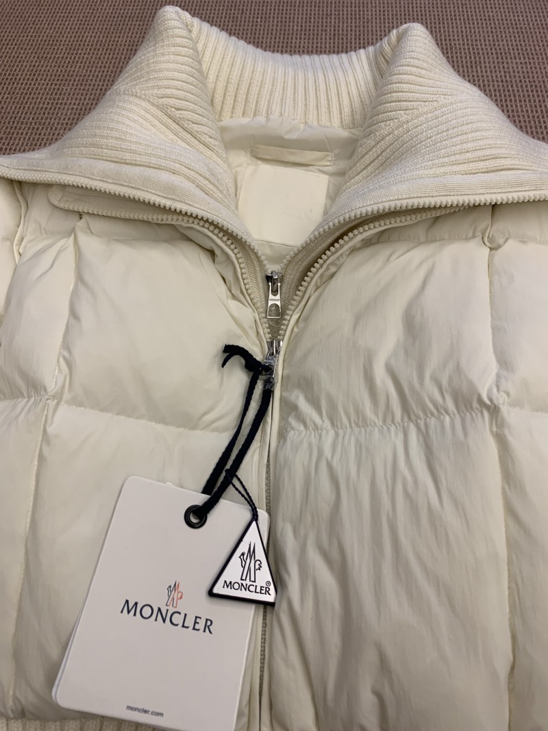Пуховик Moncler