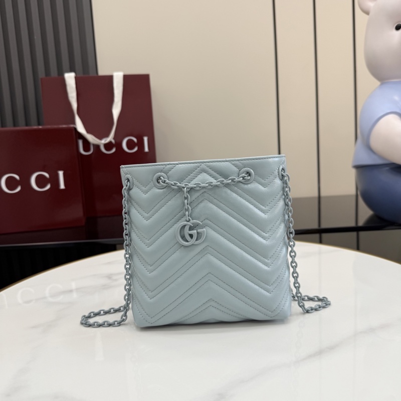 Сумка Gucci с цепочкой и логотипом