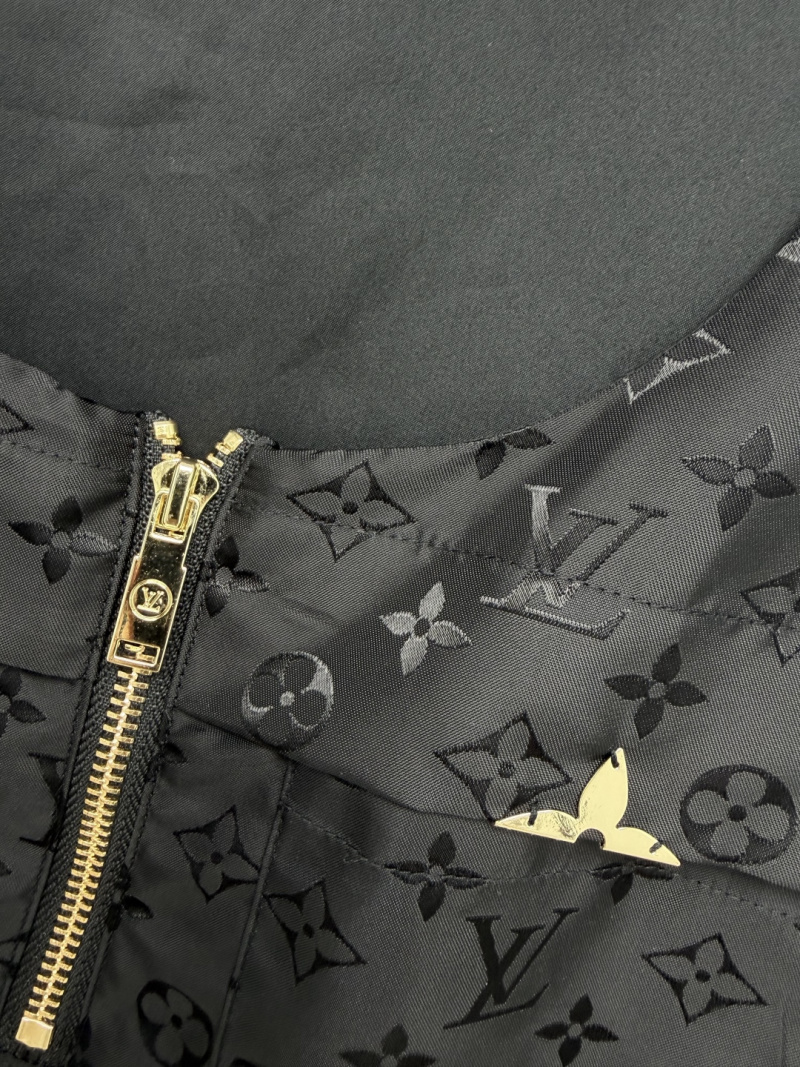 Повседневное платье с монограммой Louis Vuitton