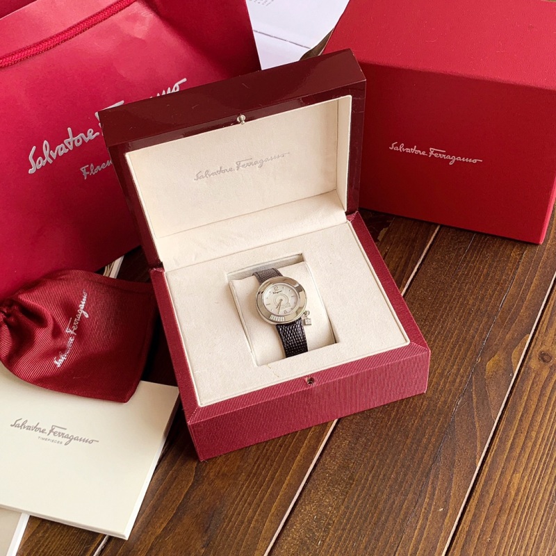Часы Ferragamo