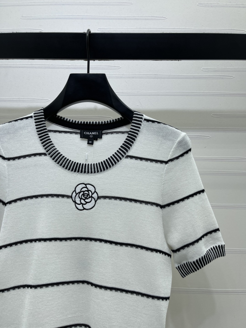 Женский джемпер в полоску с вышивкой Chanel