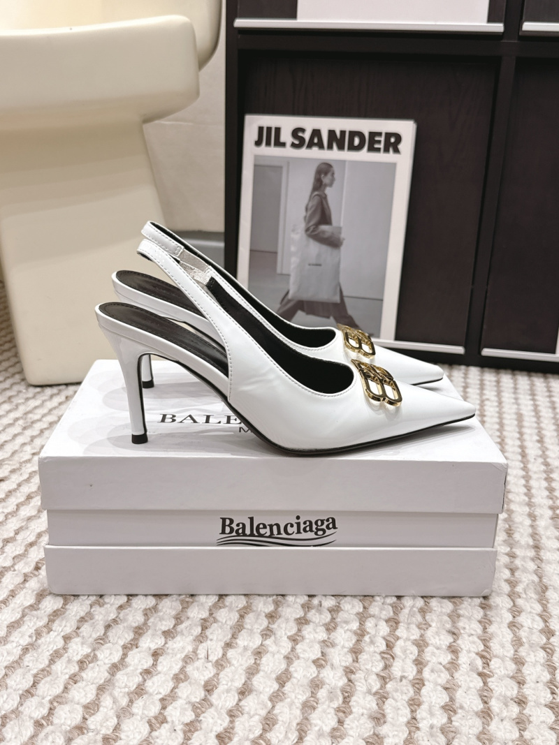 Женские туфли Balenciaga белые лаковые на каблуке