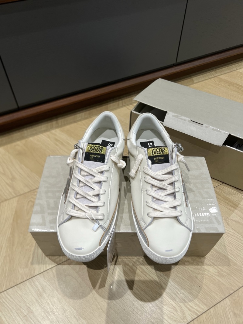 Кожаные кроссовки Golden Goose с декоративной звездой