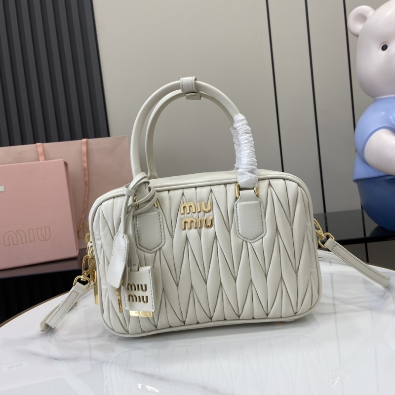 Сумка Miu Miu с плетеным декором