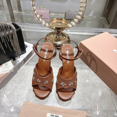 Женские босоножки Miu Miu с каблуком