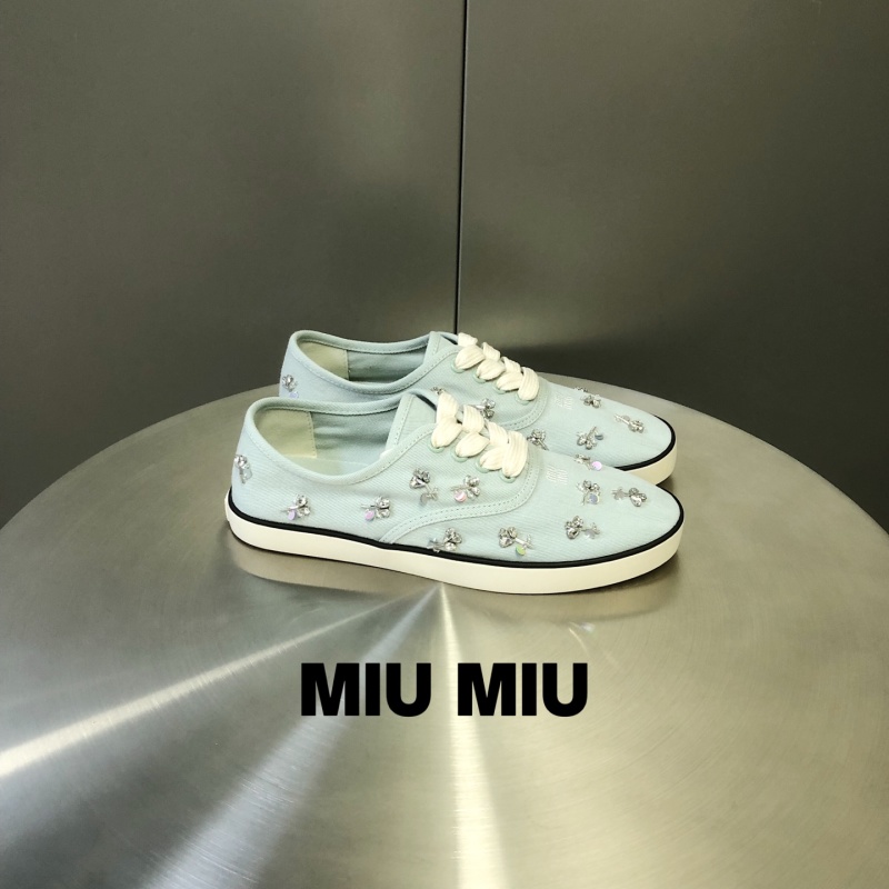 Женские кроссовки голубые со стразами Miu Miu