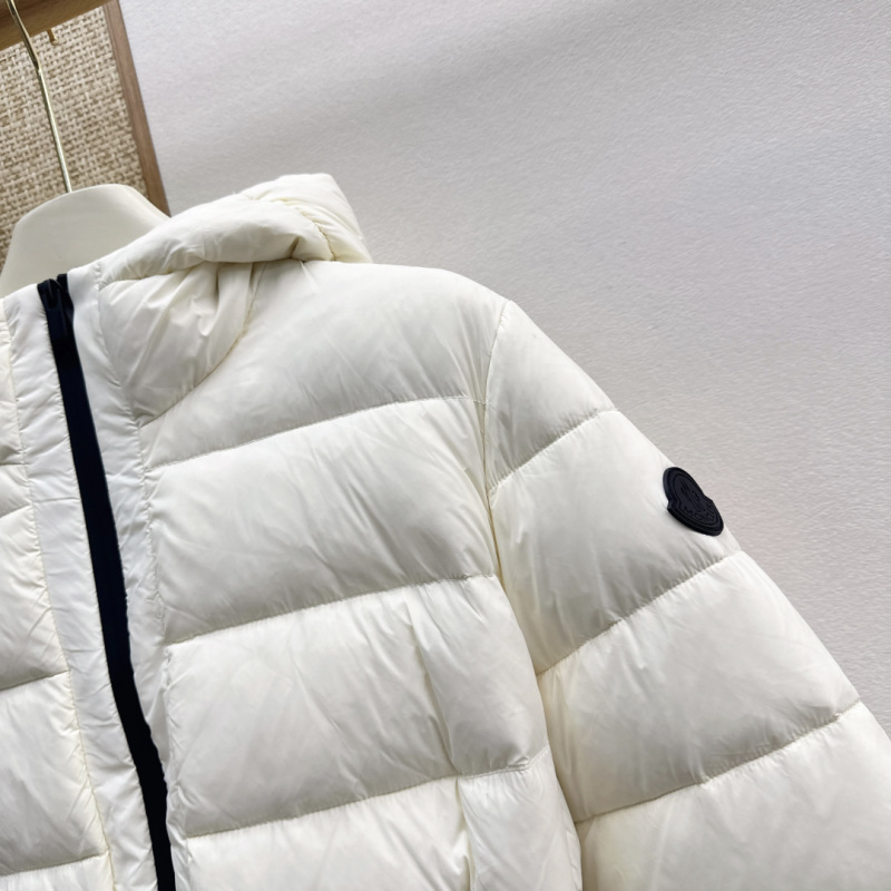 Пуховик Moncler
