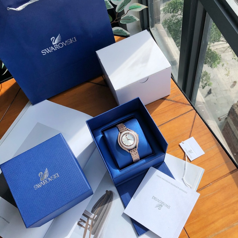 Часы Swarovski