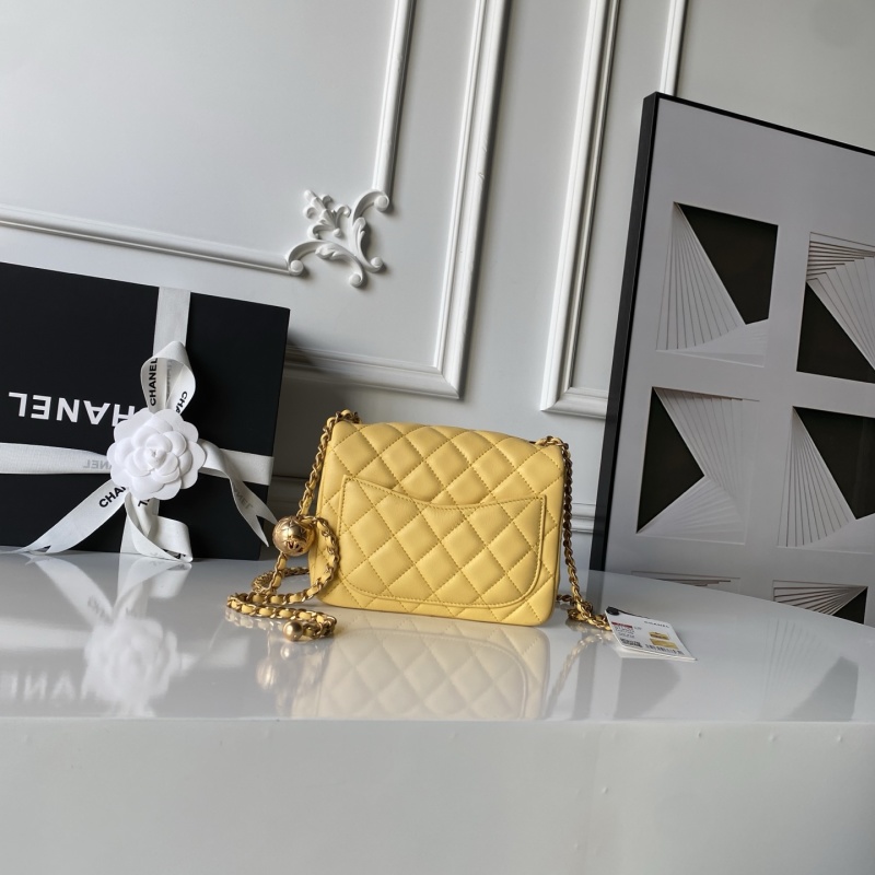 Желтая сумка через плечо с цепочкой Chanel