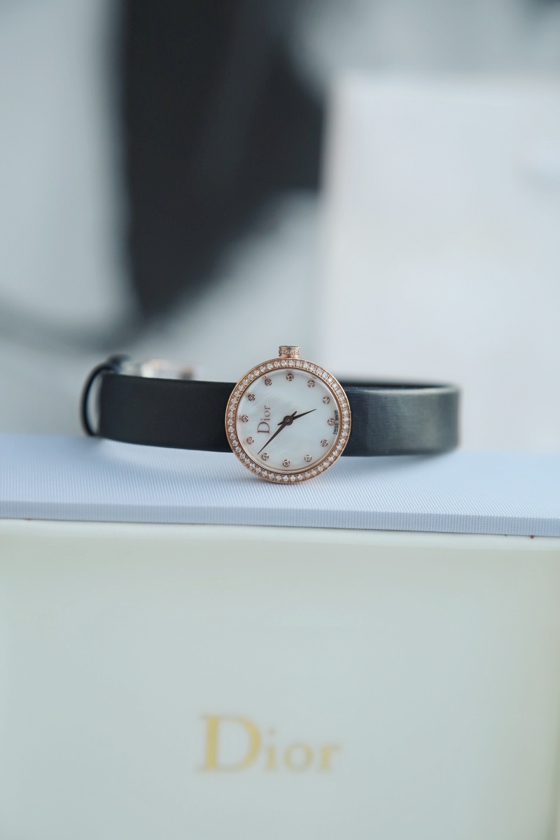 Часы Dior