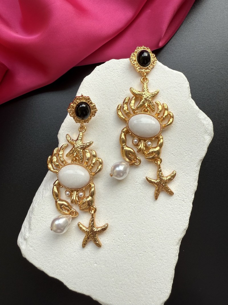 Серьги с крабами и жемчугом Schiaparelli