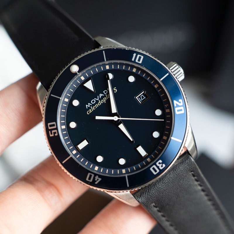 Часы Movado