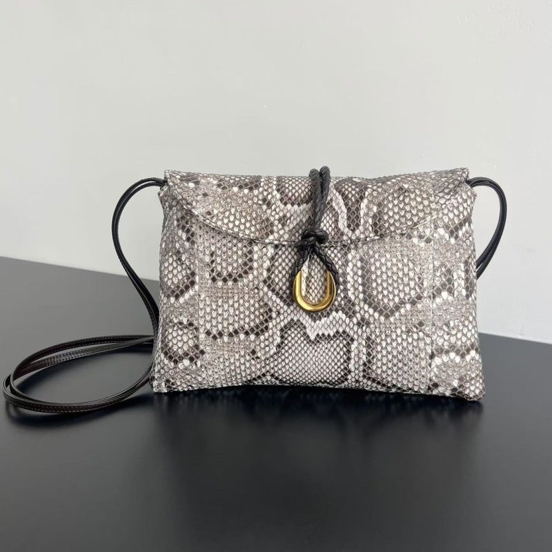Сумка Liberta из змеиной кожи Bottega Veneta