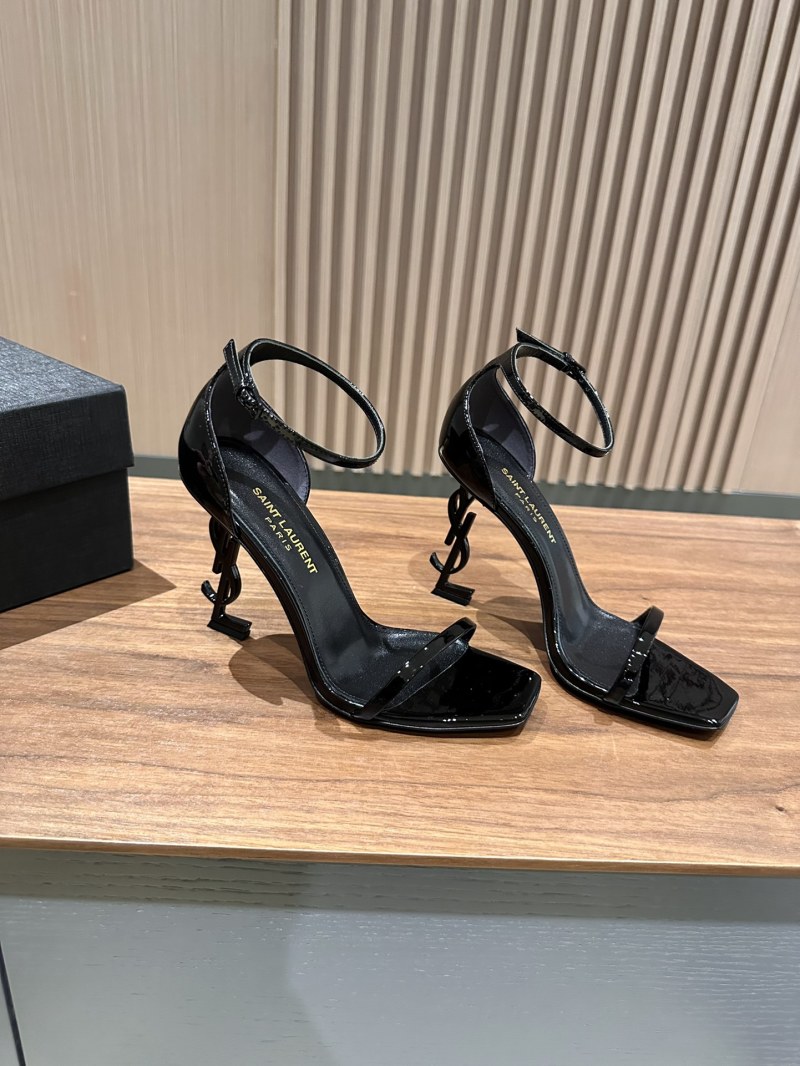 Женские черные лаковые туфли на шпильке с логотипом YSL Saint Laurent