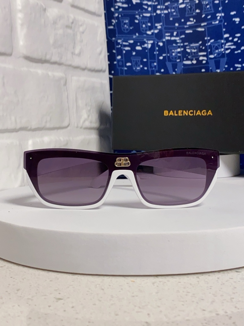 Солнечные очки Balenciaga с фиолетово-белой оправой