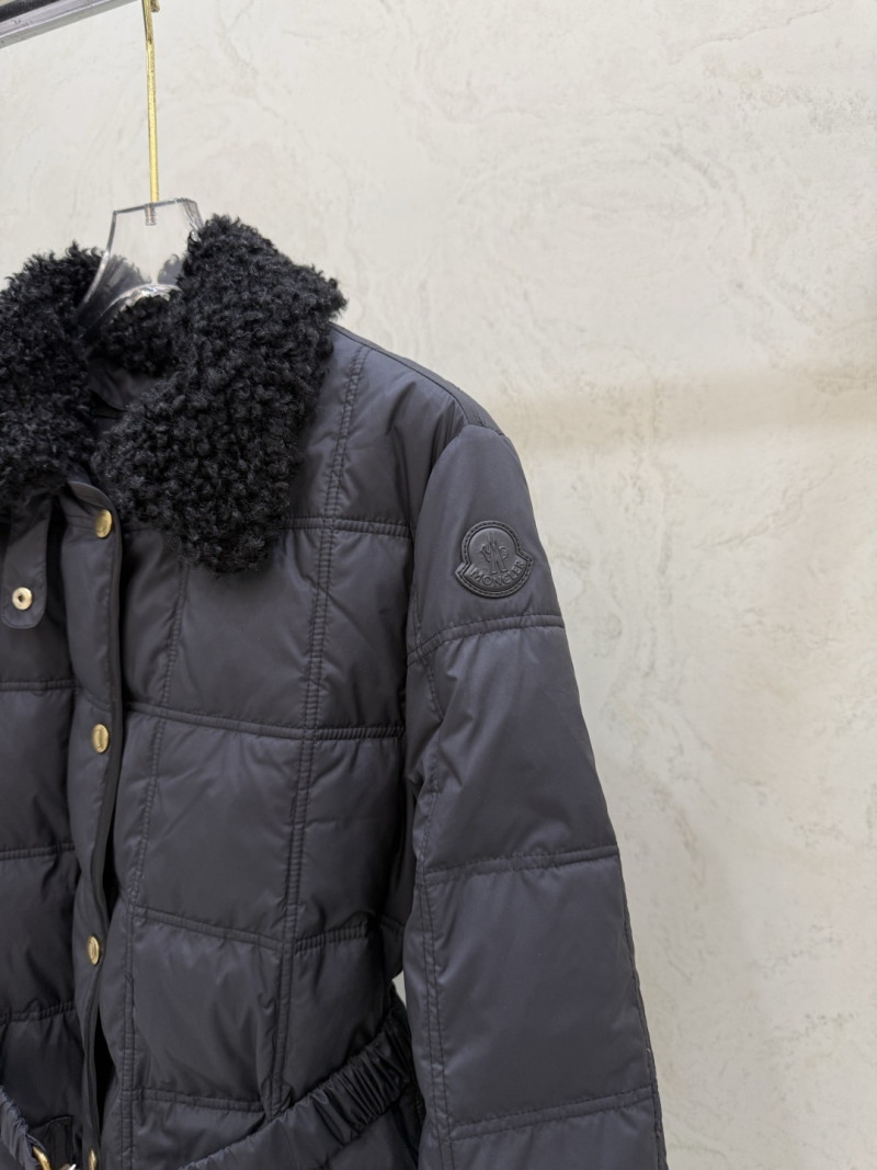 Пуховик Moncler