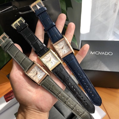 Часы Movado