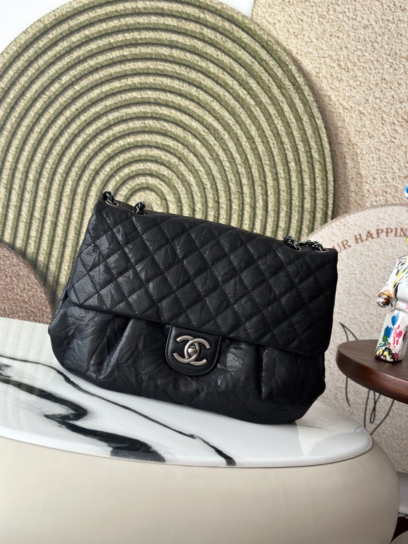 Черная винтажная сумка Chanel с клапаном