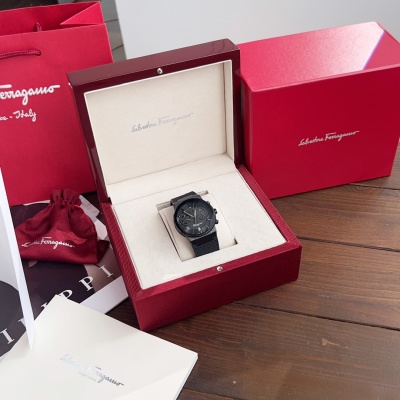 Часы Ferragamo