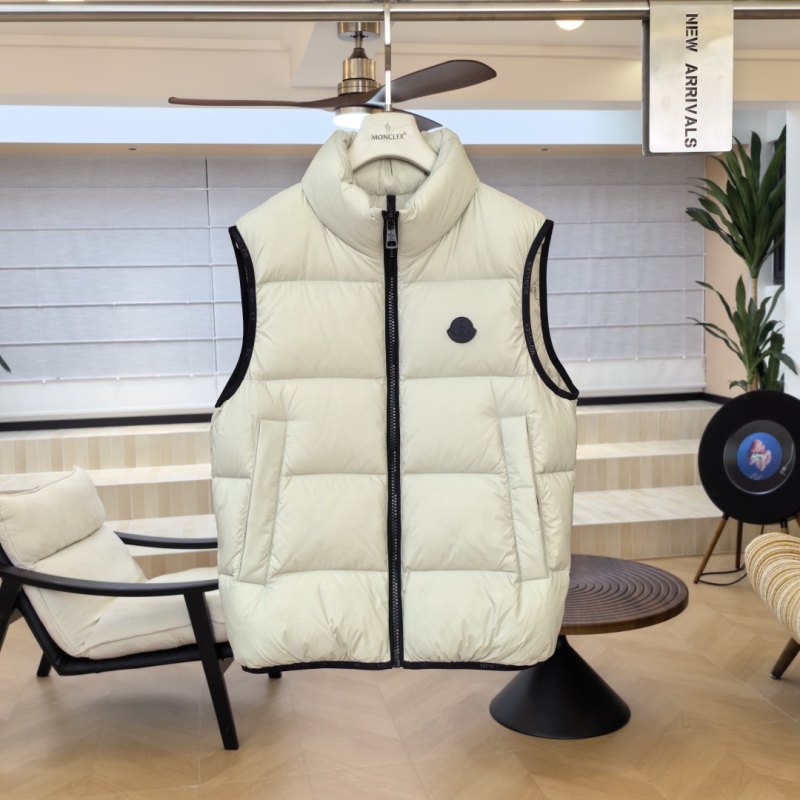 Жилет Moncler