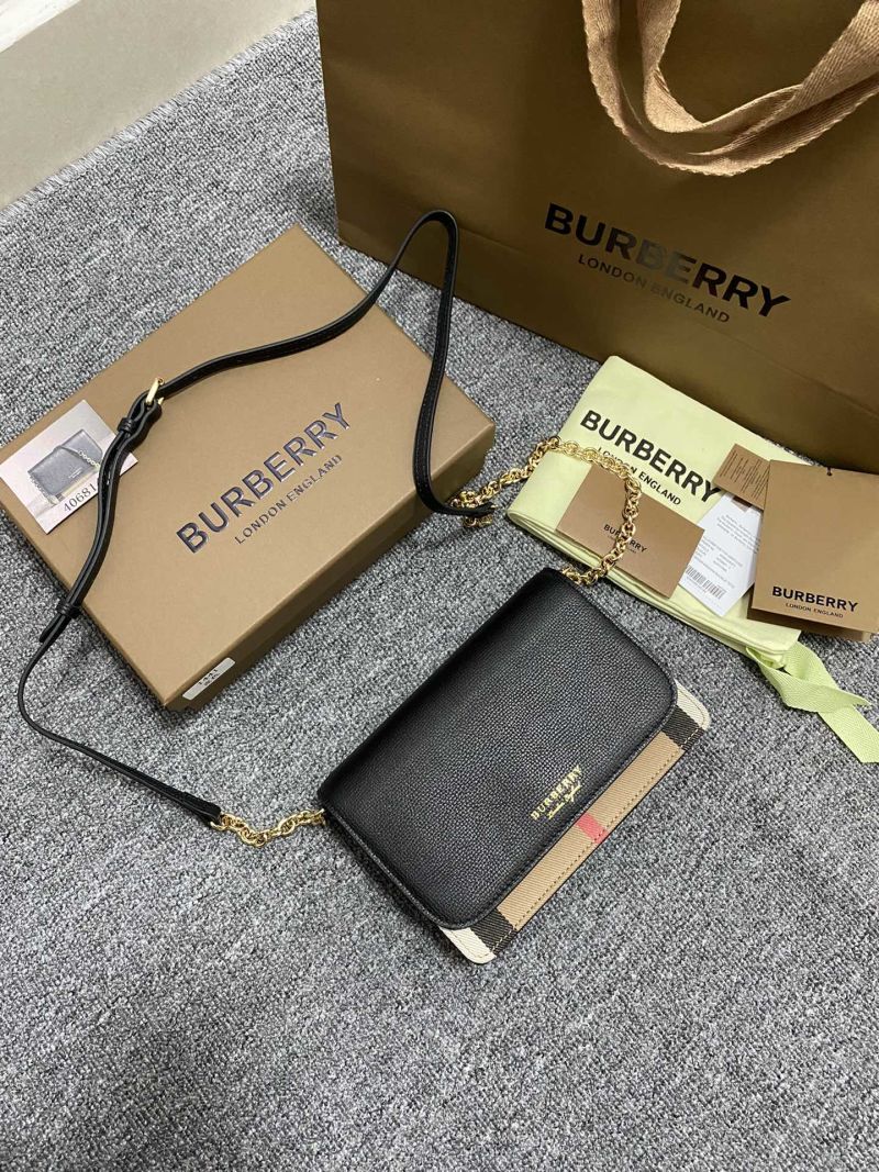 Стильная сумка Burberry на цепочке с кармашками