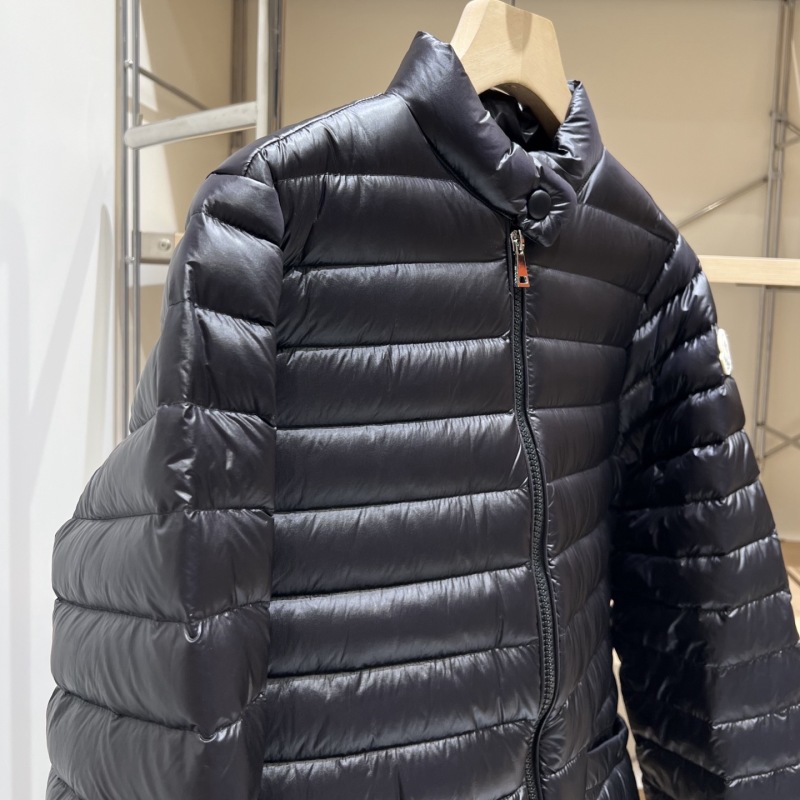 Пуховик Moncler