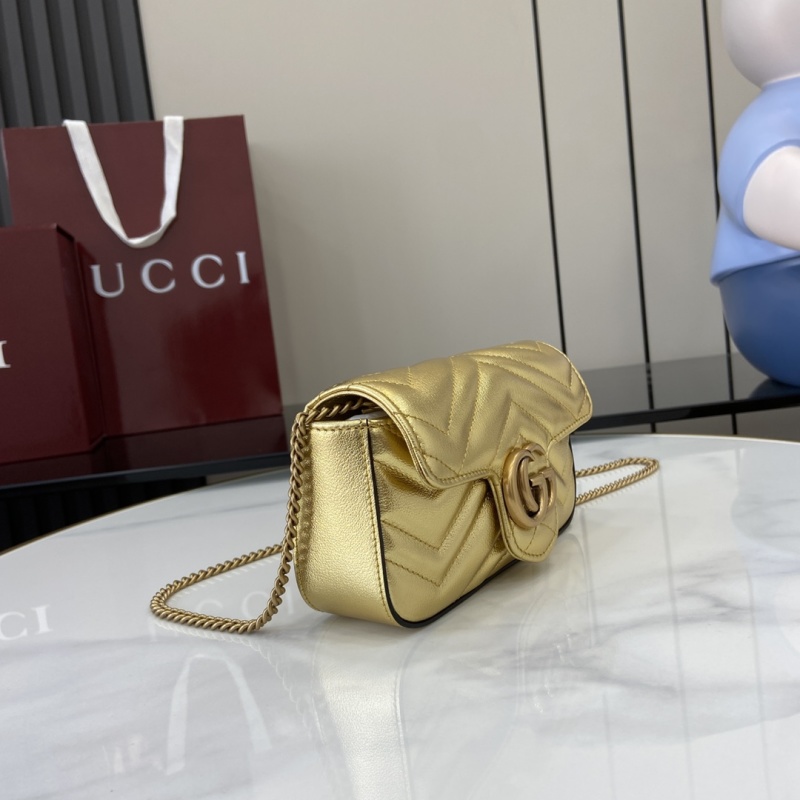 Золотая сумка Gucci с цепочкой