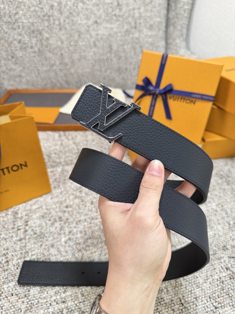 Двусторонний кожаный ремень с пряжкой LV Initiales Louis Vuitton