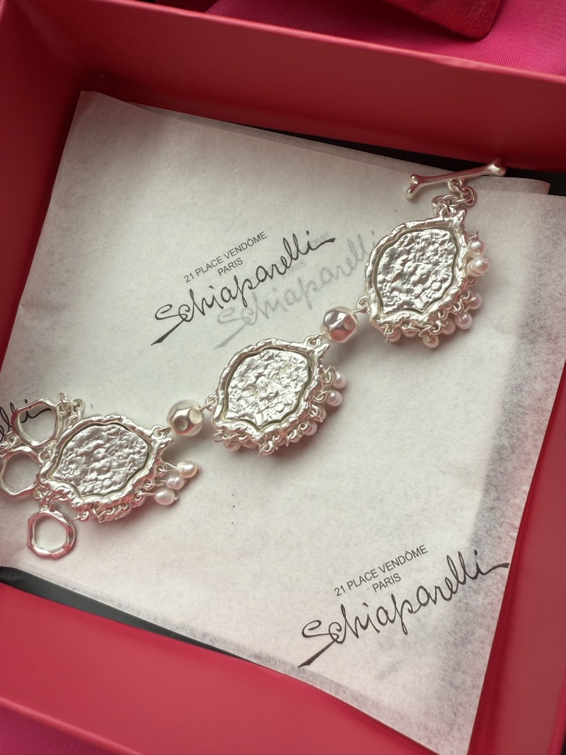 Браслет Schiaparelli с глазами