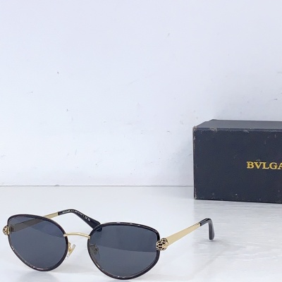 Солнцезащитные очки Bulgari модель BV 40085U размер 55-19-140