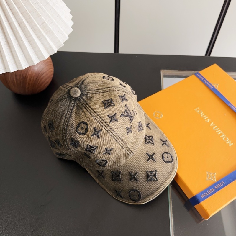 Кепка с монограммой Louis Vuitton в стиле винтаж