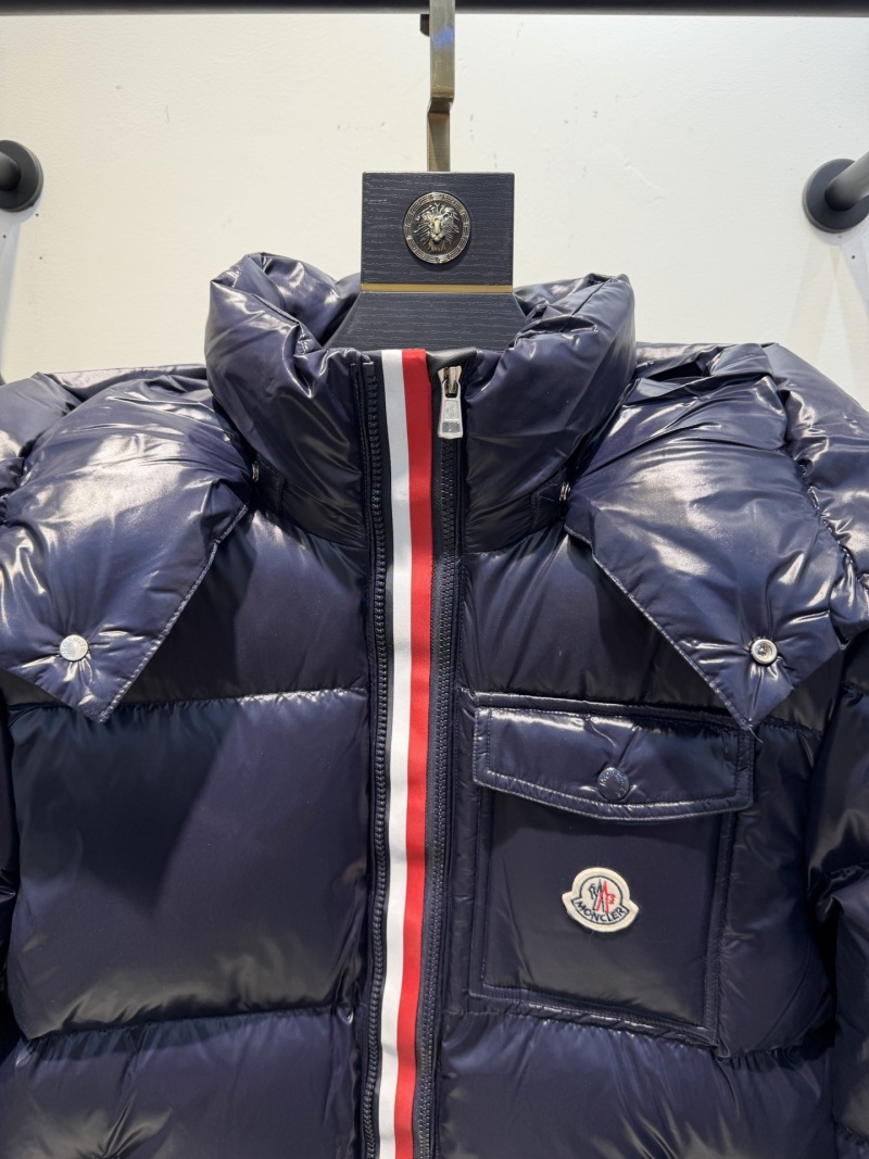 Пуховик Moncler
